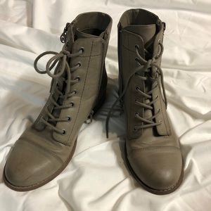 Guess boots